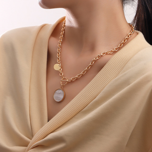 European and American Accessory Punk Lock Chain for Women, Unique Design Mother-of-Pearl Necklace Trendy Alloy Sweater Chain Necklace