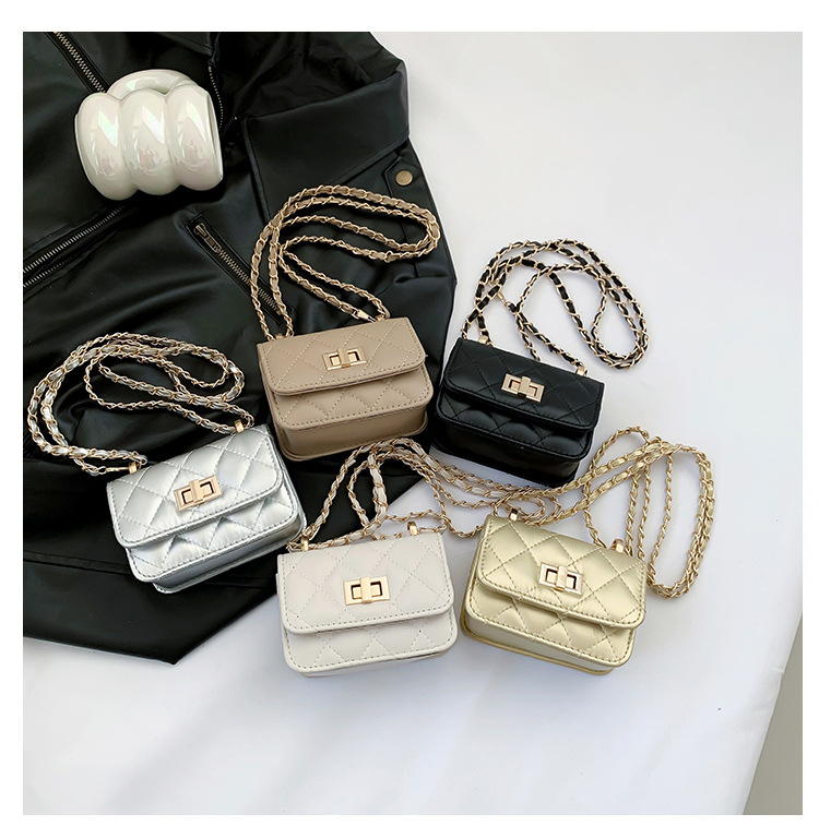 Square Shape Women's Pu Leather Solid Color Classic Style Square Lock Clasp Crossbody Bag