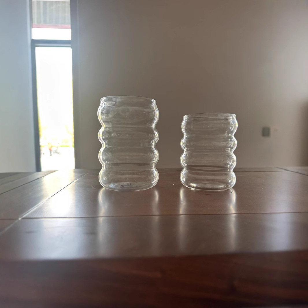 Taza de vidrio de viento ins, taza de oruga de borosilicato alto, taza de círculo simple, taza de vidrio corrugado en espiral, resistente al frío y al calor
