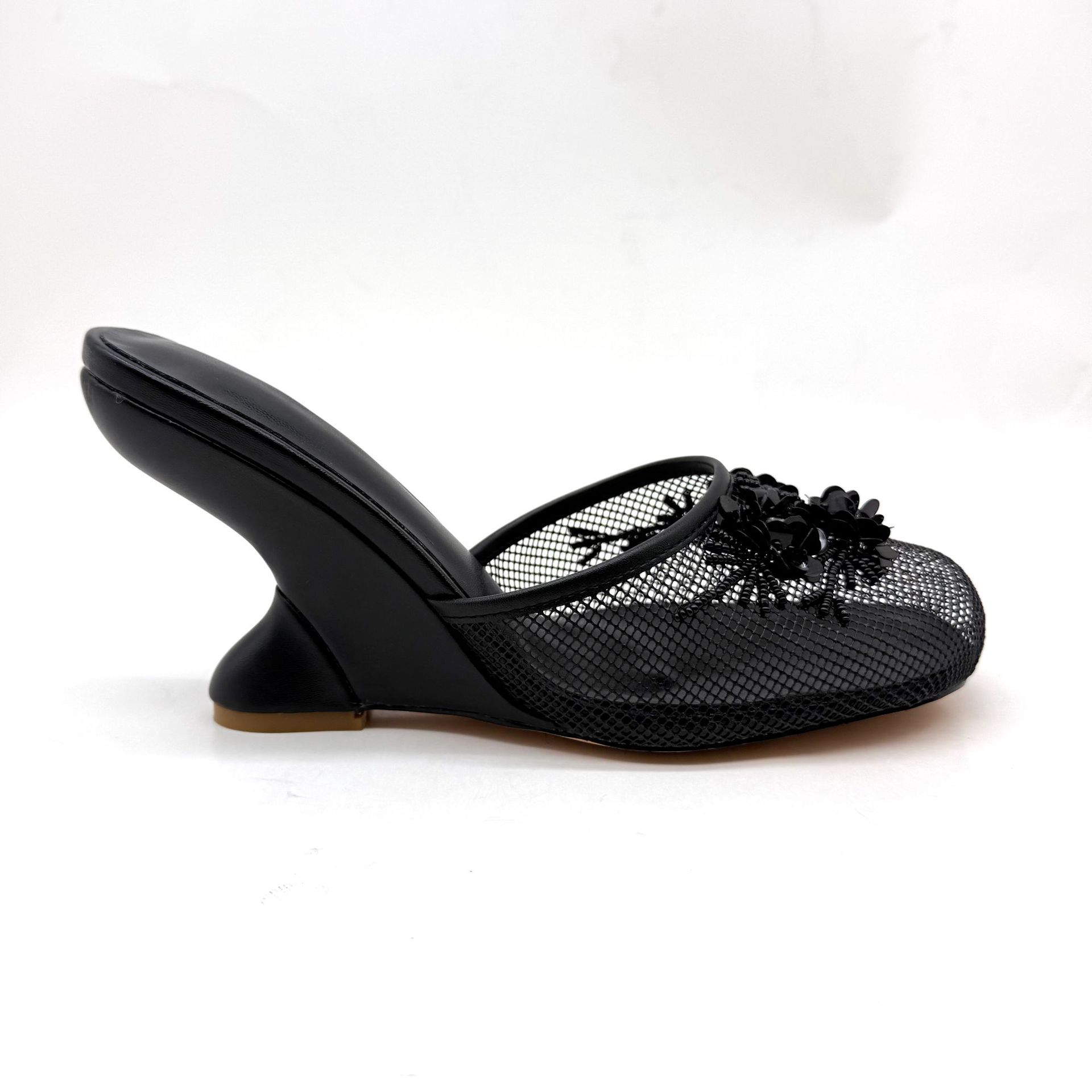 Black (heel height 9.5cm)