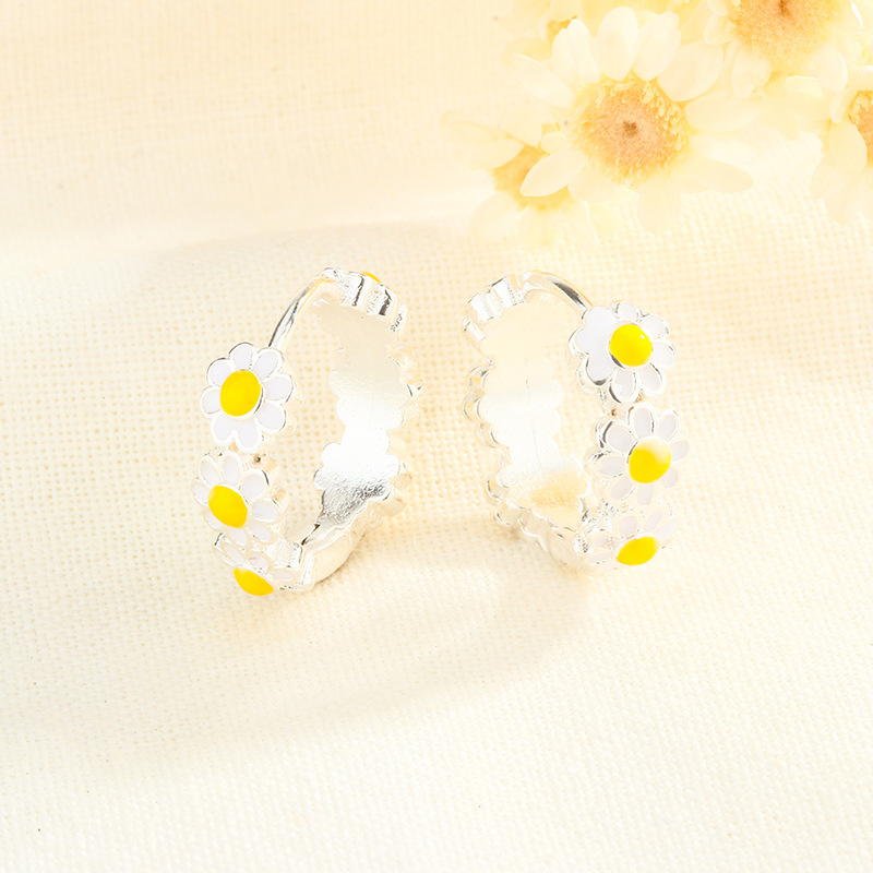 2024新款小雛菊耳環女耳釘小眾設計感耳圈春夏百搭花朵耳環女