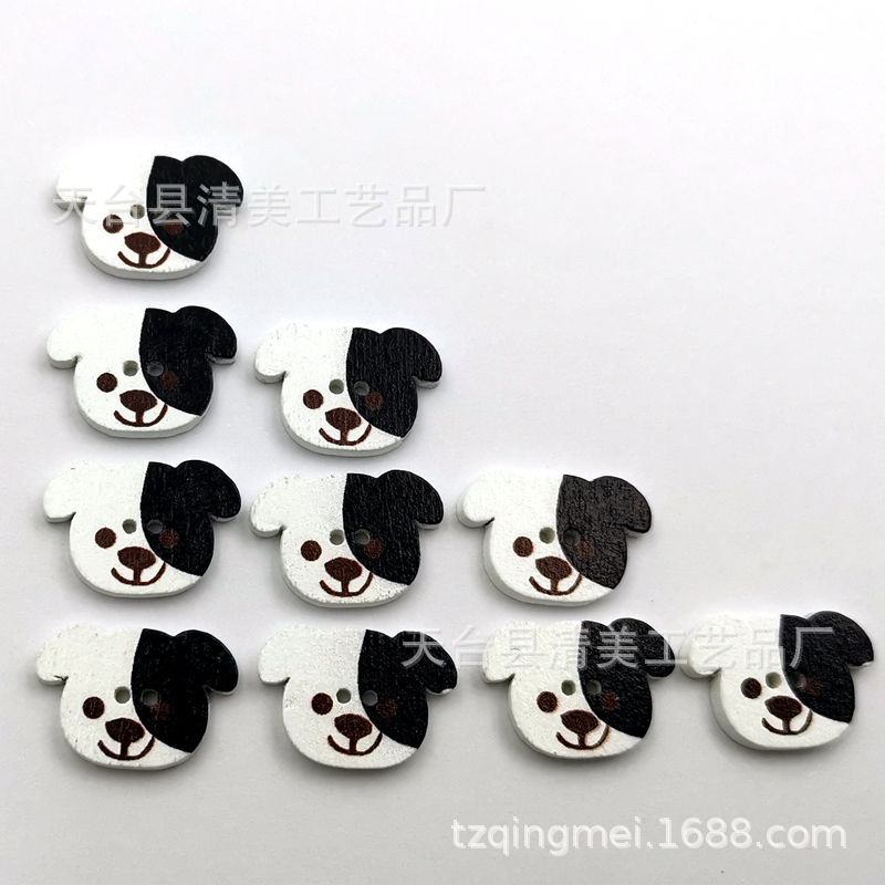 Botones de dibujos animados de madera de fondo blanco de bricolaje pintados de fondo blanco lindo botón de madera de cabeza de perro 50 por paquete