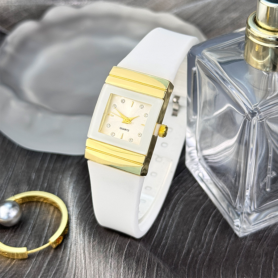 Manufacturer's In-Stock Rectangular High-End Silicone Light Luxury Niche Sugar Cube Retro Watch Simple Diamond Gold Quartz Watch