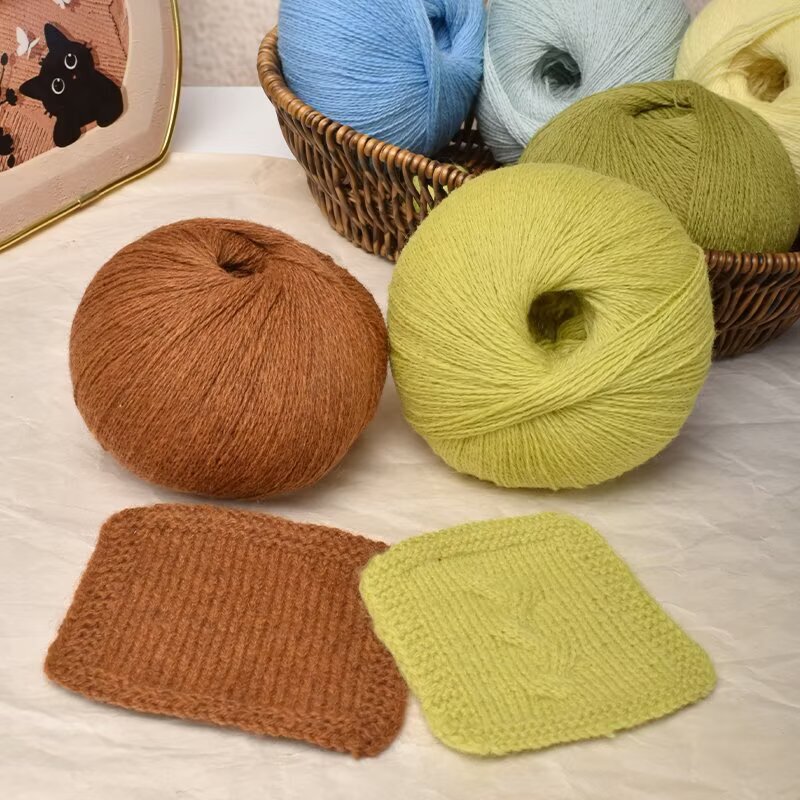 Cashmere type 100% pure wool fine ultra-fine Merino wool yarn, exclusive for foreign trade, for making scarves, hats, and sweaters Cashmere type 100% pure wool fine ultra-fine Merino wool yarn, exclusive for foreign trade, for making scarves, hats, and sweaters