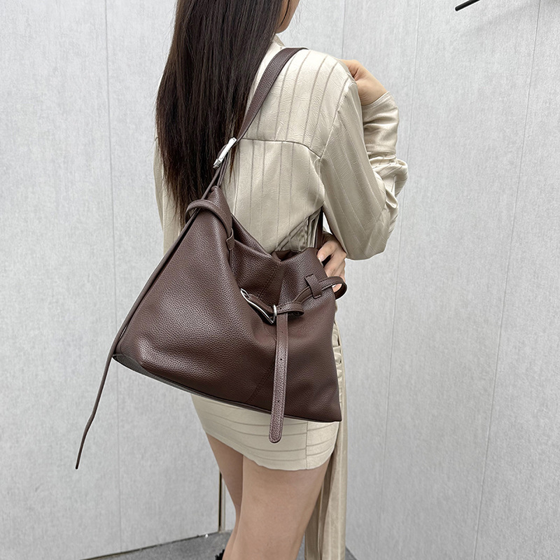 Cross-border high-end large-capacity 2026 new fashion versatile shoulder bag tote bag retro commuter women's bag