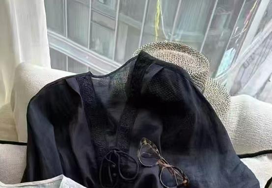 苎麻新中式v领长袖防晒衬衫薄款轻奢高级感女士罩衫上衣2025新款|undefined