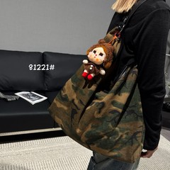 原创设计复古迷彩托特大容量帆布单肩水桶腋下潮流慵懒超大包跨境