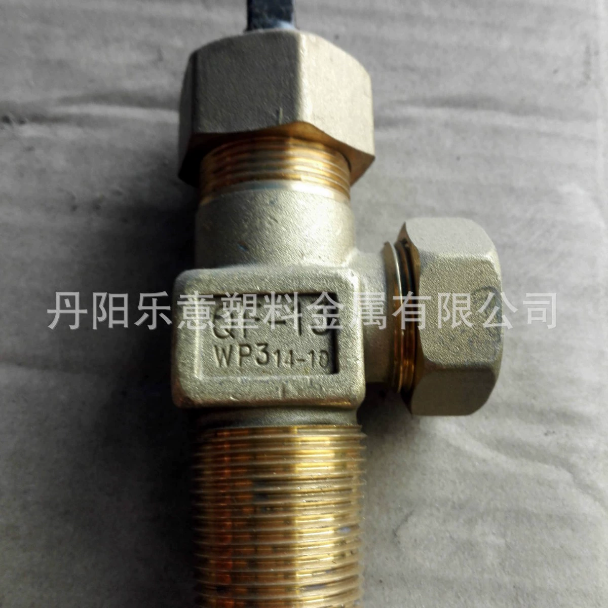 Поставка фреоновых баллонов клапаны QF-13, 13A, 13F, 13D, хлор клапаны QF-10, QF-10B