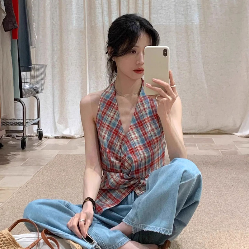 French V Neck Plaid Strappy Halterneck Vest 2025 New Summer Outer Wear Unique Waist Slimming Look Sleeveless Top French V Neck Plaid Strappy Halterneck Vest 2025 New Summer Outer Wear Unique Waist Slimming Look Sleeveless Top