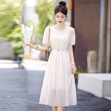 白色天丝连衣裙女夏2024新款设计感温柔风甜美清新收腰显瘦仙女裙