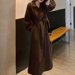 咖色衬衫连衣裙女2025早秋季新款法式气质复古赫本风长裙收腰裙子