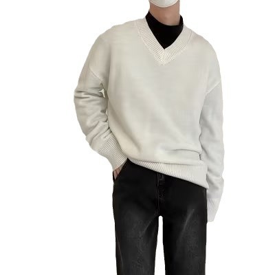 Loose V-neck sweater for men, trendy autumn/winter knitwear—Korean-style thickened, laid-back base layer with a heart-shaped neckline.