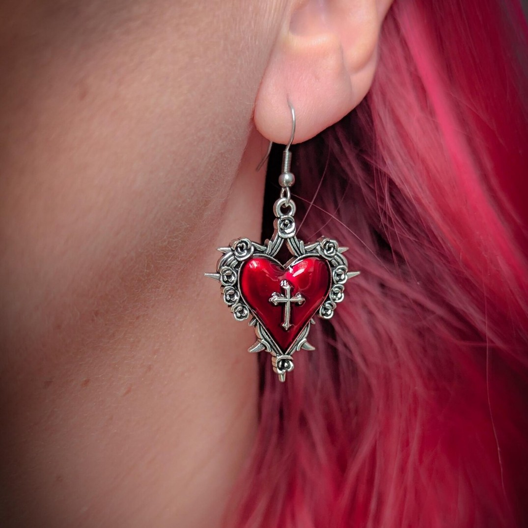 Amazon Cross-Border Export Gothic Style Red Heart Thorn Pendant Stainless Steel Earrings Factory Direct Sale