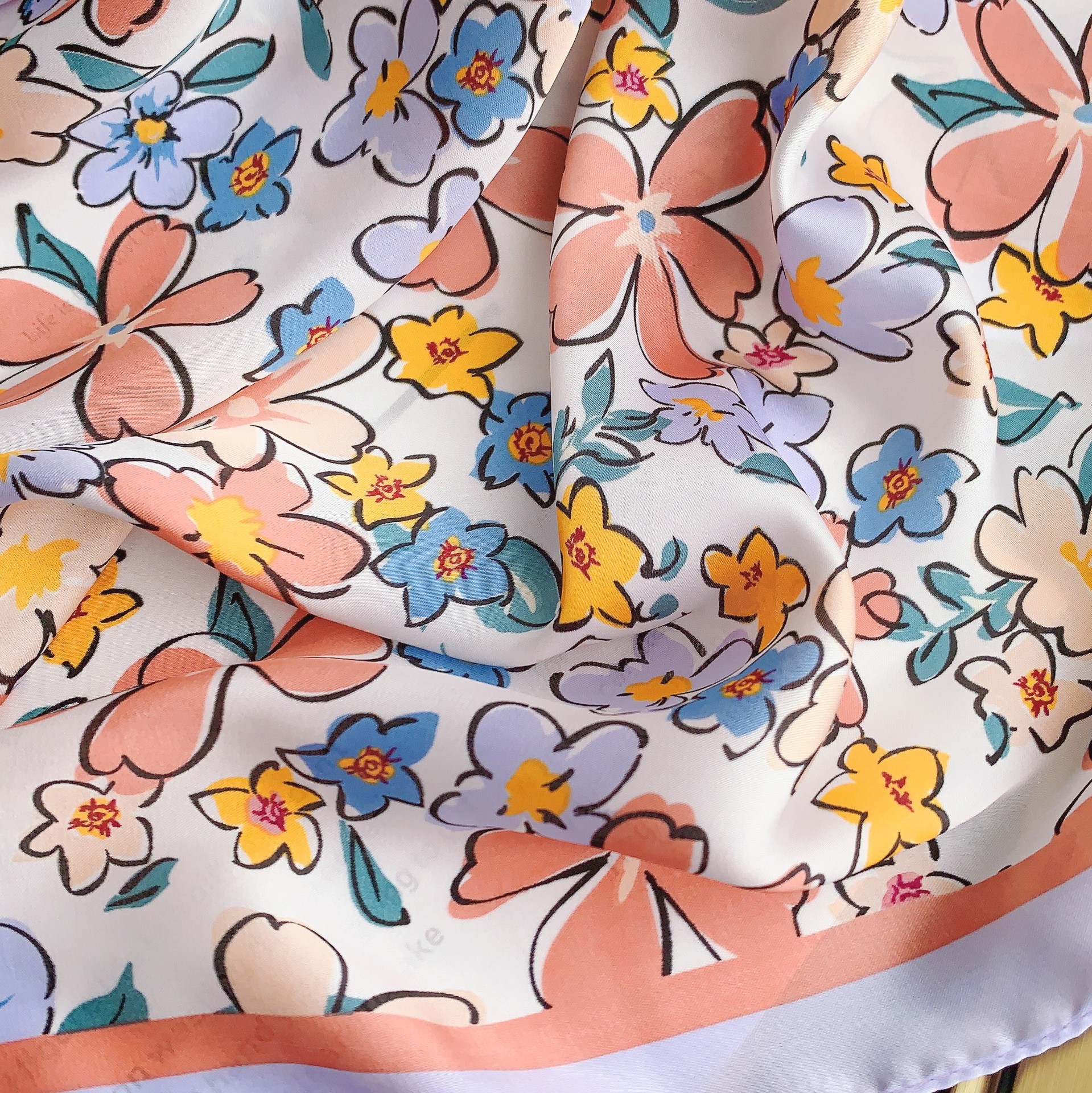 Nuevo 70 bufandas de seda cuadrada primavera y verano coreana bufandas artísticas de flores cortas decoración de seda simulada de alta calidad bufandas de cabello