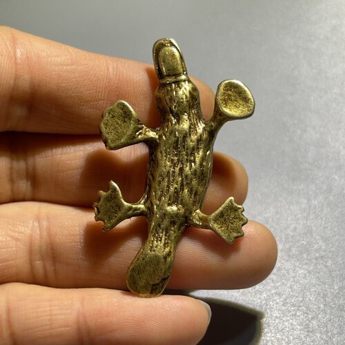 Distressed vintage brass platypus copper ornaments imitation antique copper indoor tea room tea pet cultural toys arts and crafts ornaments wholesale