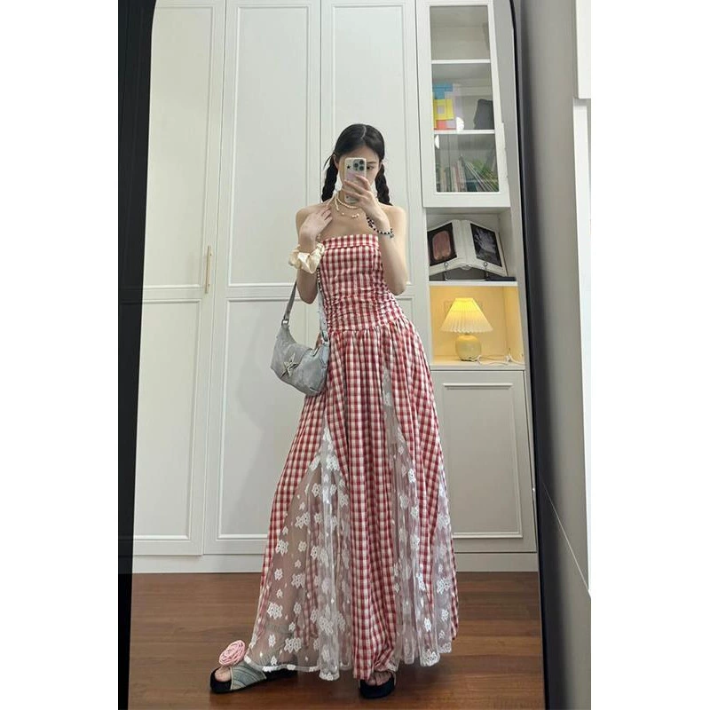 Красно-белое кружевное платье французской тяжелой промышленности