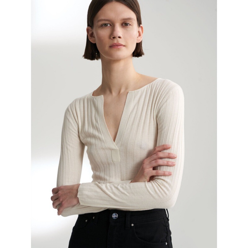 Longmei V-Neck Slim-Fit Ribbed Knit Sweater 2025 Autumn and Winter New Tot Style Minimalist Versatile Commuter Base Shirt