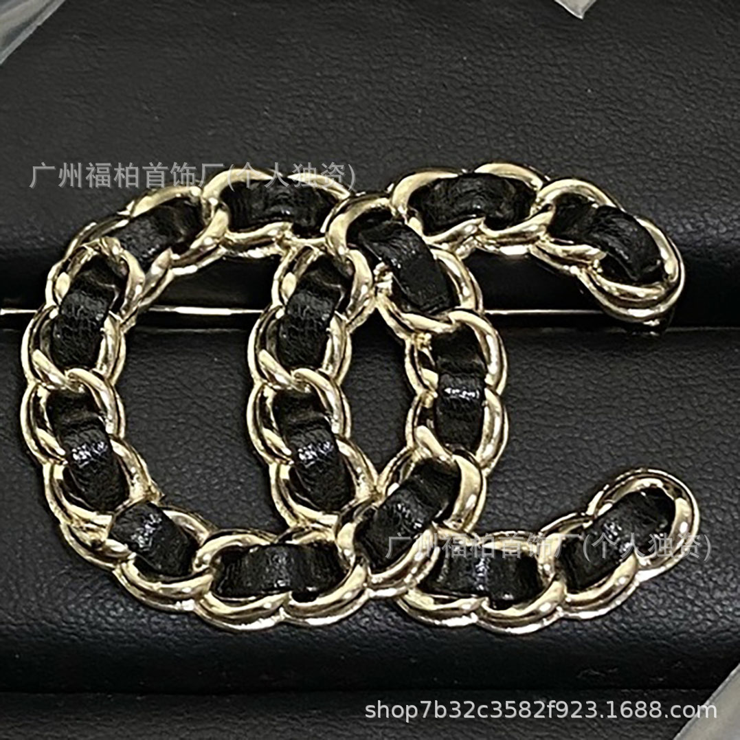 Chanel Double C Fragrance Star Heart Pearl Rhinestone Enamel Brooch Vintage Style High-End Brooch Collection