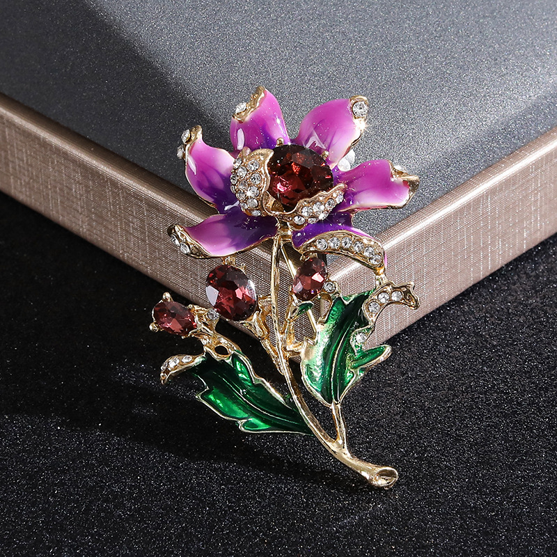 Factory Direct Supply Purple Enamel Flower Brooch Elegant Fashion Plant Series Wedding Party Casual Corsage Wholesale
