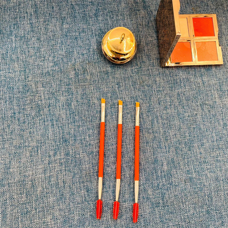 Directo de fábrica sola línea de cabeza oblicua negro cepillo de pestañas rizador de ojos cepillo de cejas cepillo de espiral injerto cepillo de cejas herramientas de belleza