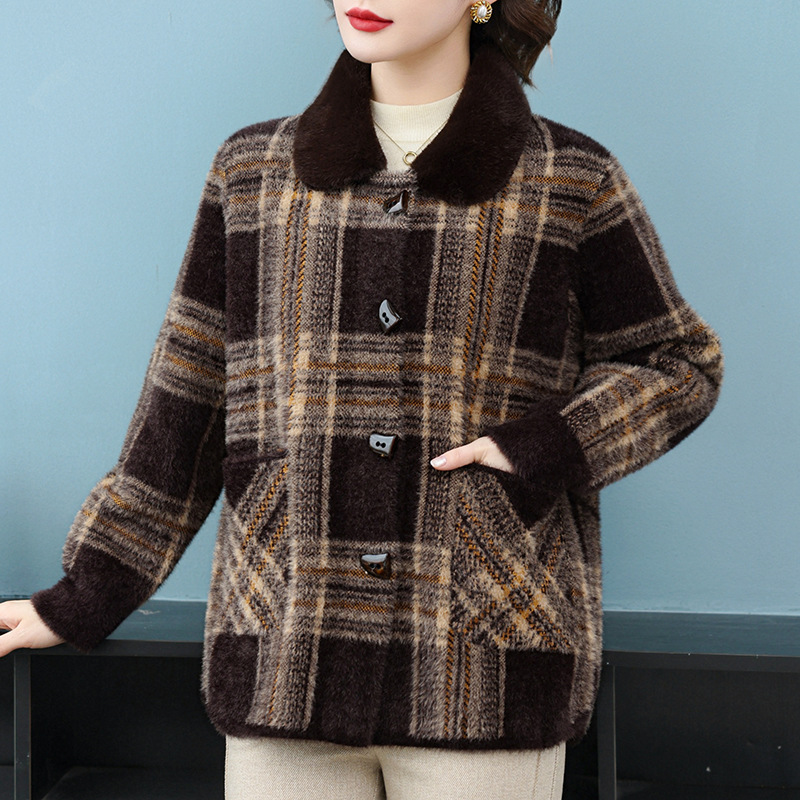 Mother's autumn coat, hooded knitted top, middle-aged and elderly autumn/winter short cardigan jacket, middle-aged plaid clothing Mother's autumn coat, hooded knitted top, middle-aged and elderly autumn/winter short cardigan jacket, middle-aged plaid clothing