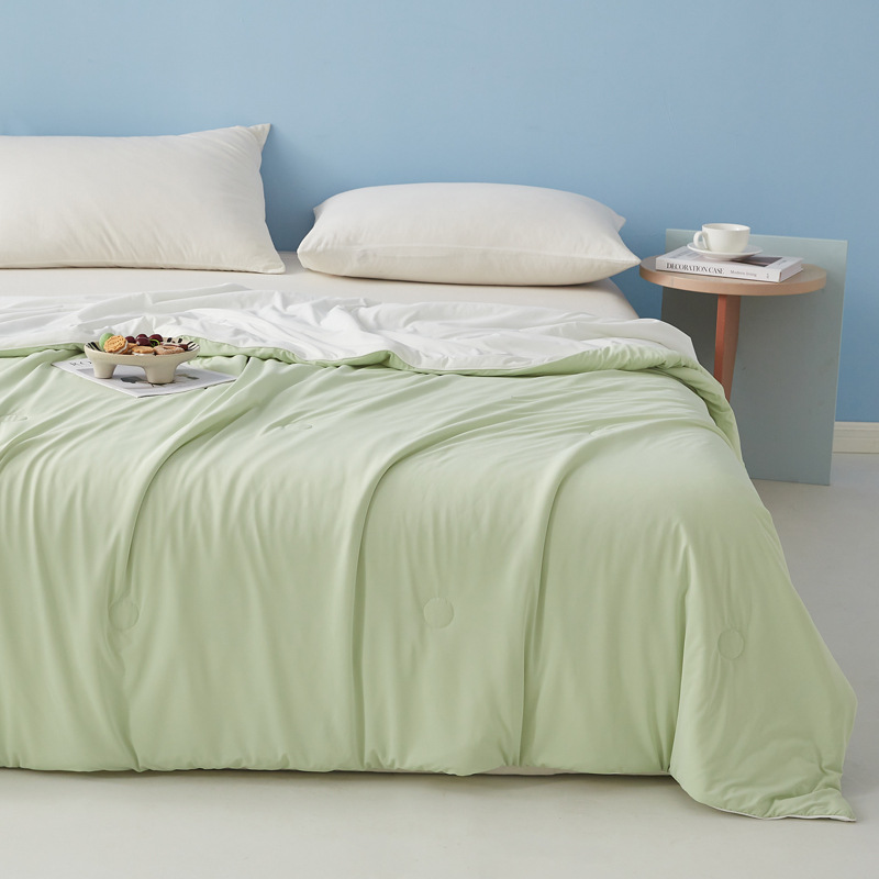 Una clase de seda fría de verano madre-infanto grado lavable máquina de verano dormitorio de aire acondicionado doble colcha de seda de hielo delgada