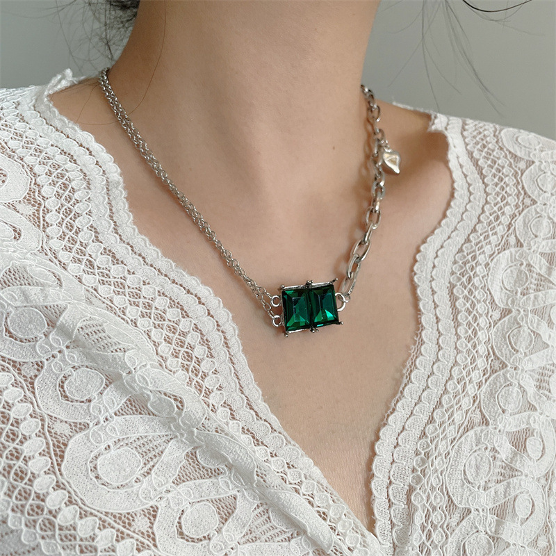 Mode Smaragd Herzform Legierung Halskette Großhandel display picture 11