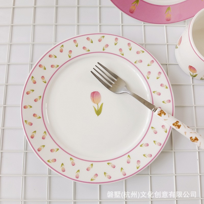 1 tulipán sobre fondo blanco original