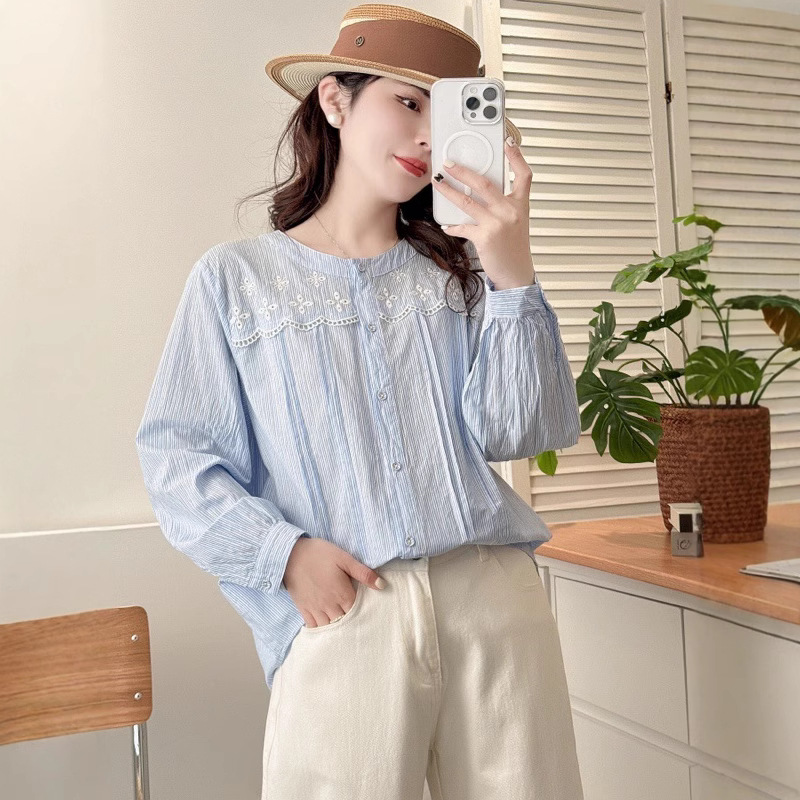 Elegant lace design fashionable shirt