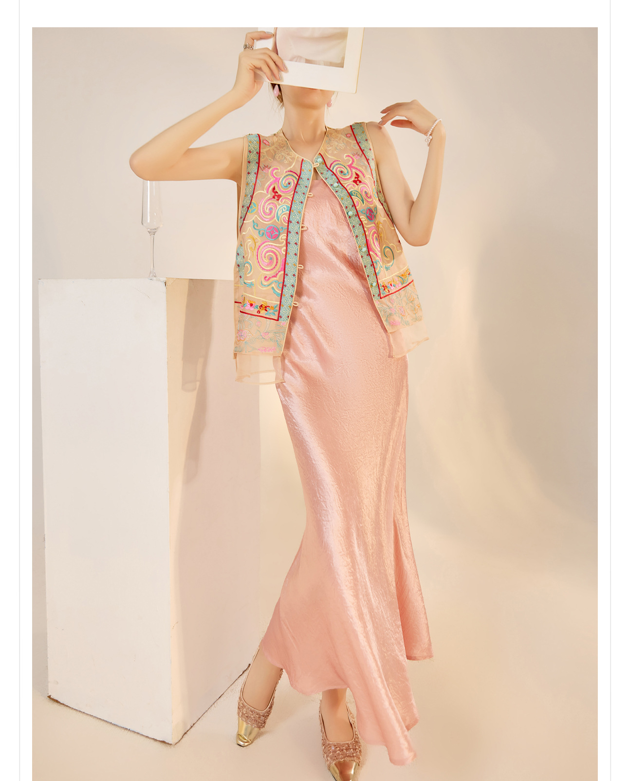 Áo vest cổ đứng phong cách retro Trung Hoa, thiết kế thêu, chất liệu tơ dâu tằm, mẫu ZX N4045 — Màu đen, Hồng mơ chi tiết 11