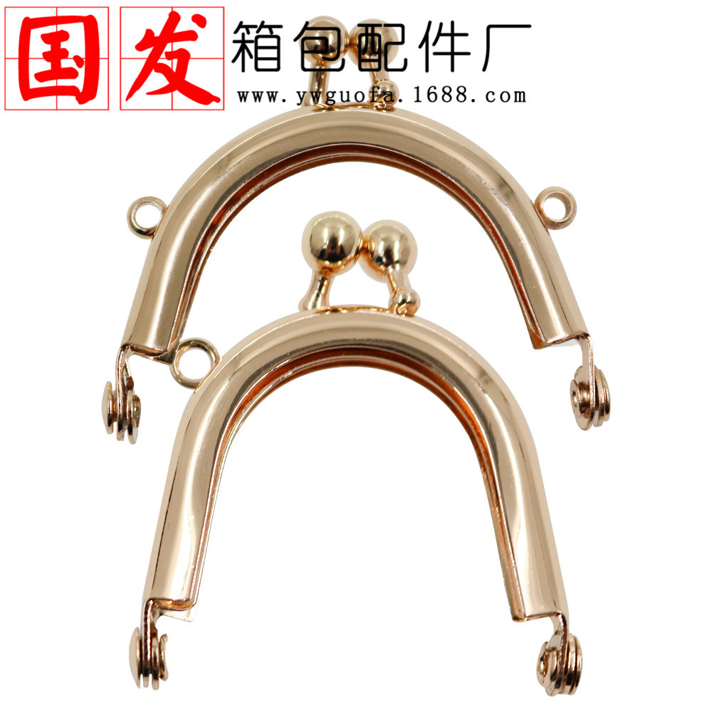 Inventario: alta calidad sin agujeros 5cm semicircular oro liso 4CM viscose mini bolsas de oro DIY a mano