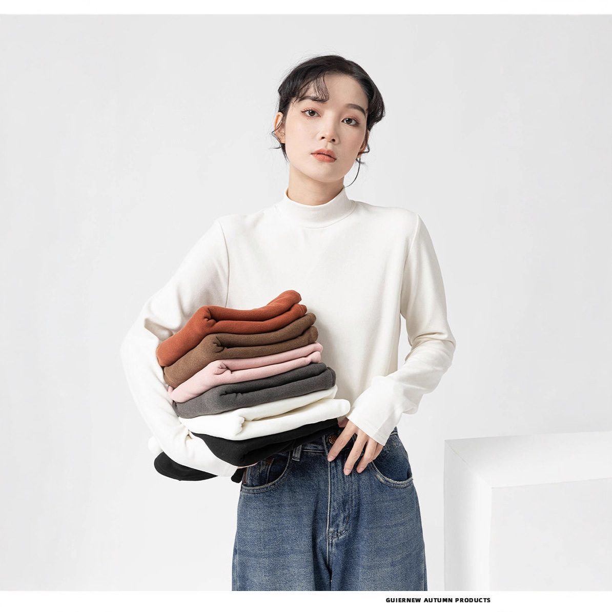 Otoño y invierno nuevos productos gruesos de doble cara de terciopelo en una camiseta de base de terciopelo caliente con camiseta de cuello alto de terciopelo de manga larga camiseta de mujer