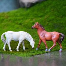 微景观仿真小白马摆件假山盆景沙盘道具造景装饰桌面树脂骏马摆设