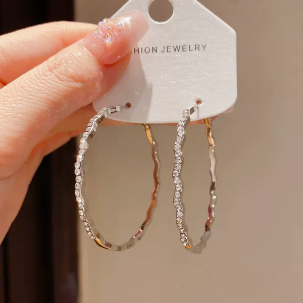 European and American Cross-Border Fashion Large Wave-Shaped Earrings with Rhinestones for Women, Trendy and Unique Exaggerated Minimalist Style Super Shiny Earrings Wholesale