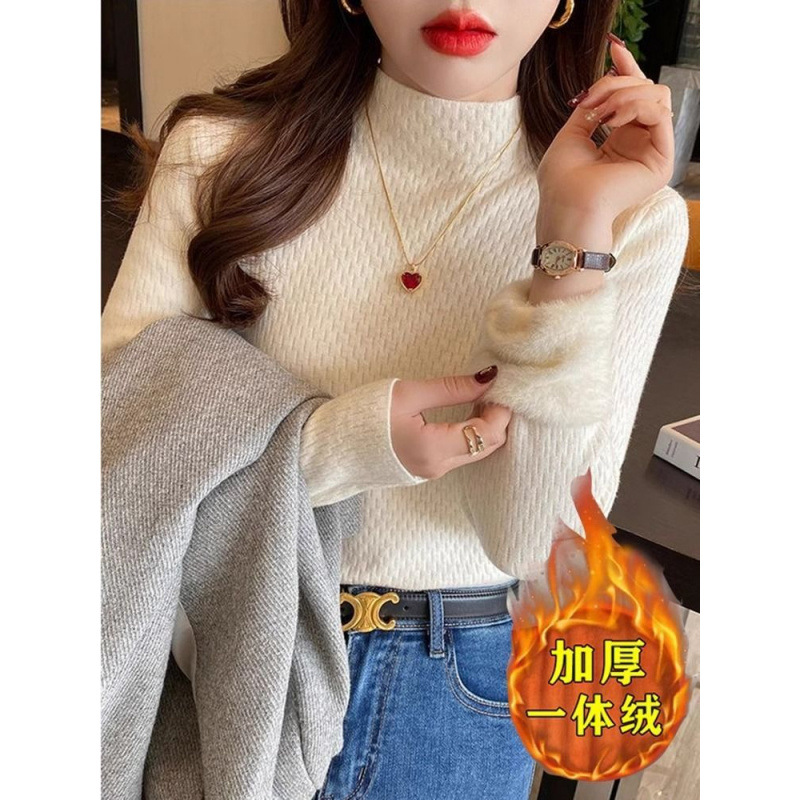 Demi-season sweater
