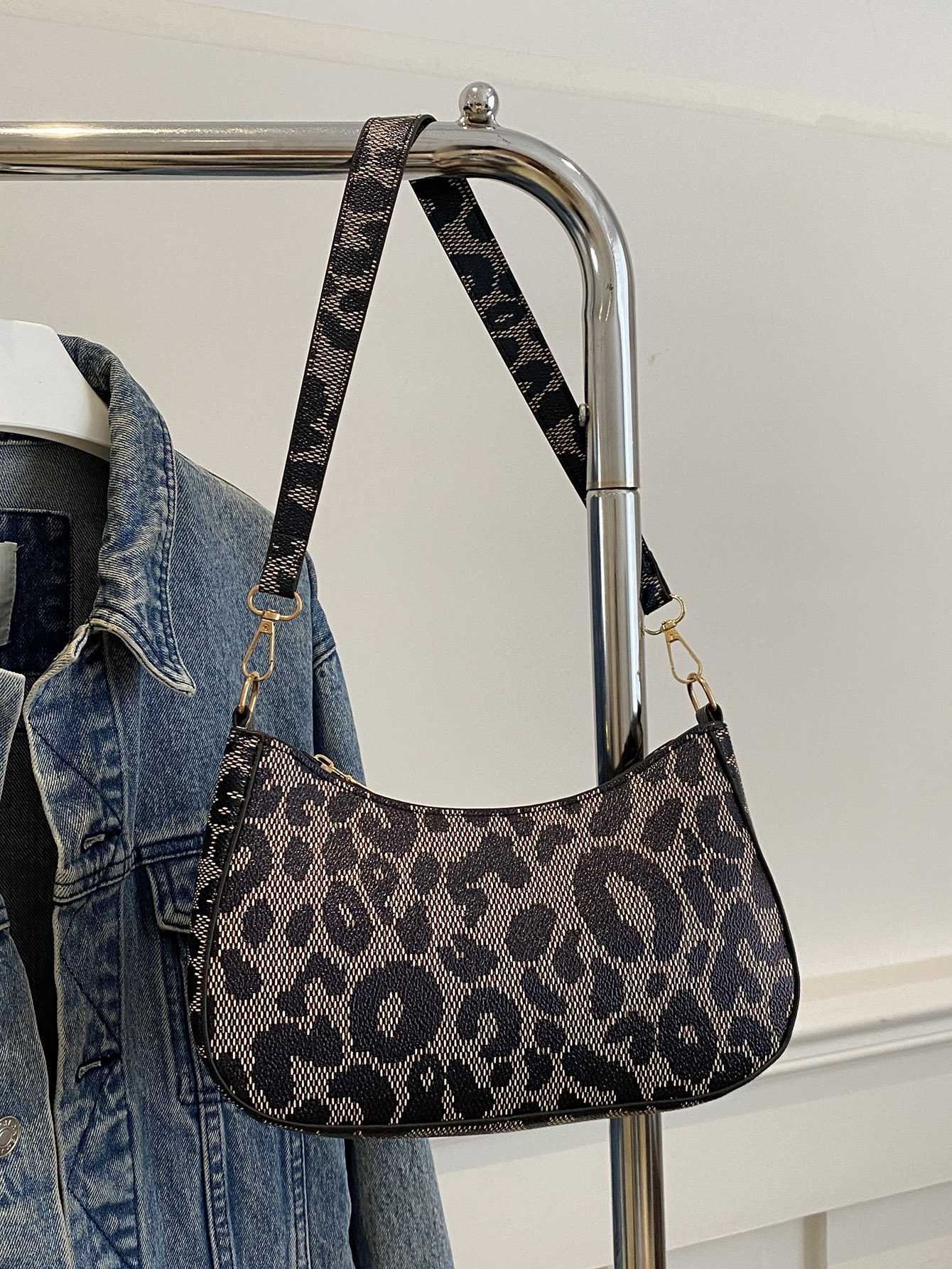 2024 nueva tendencia invierno simple estampado de leopardo bolso de axila de un solo hombro bolso de mensajero de moda bolso de mujer a cuadros casual