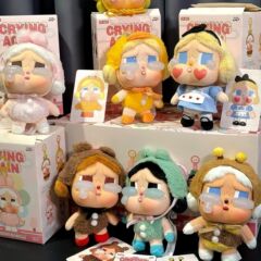 新品跨境哭娃东南亚盲盒裸版毛绒公仔呆萌款钥匙扣包包礼品挂玩偶