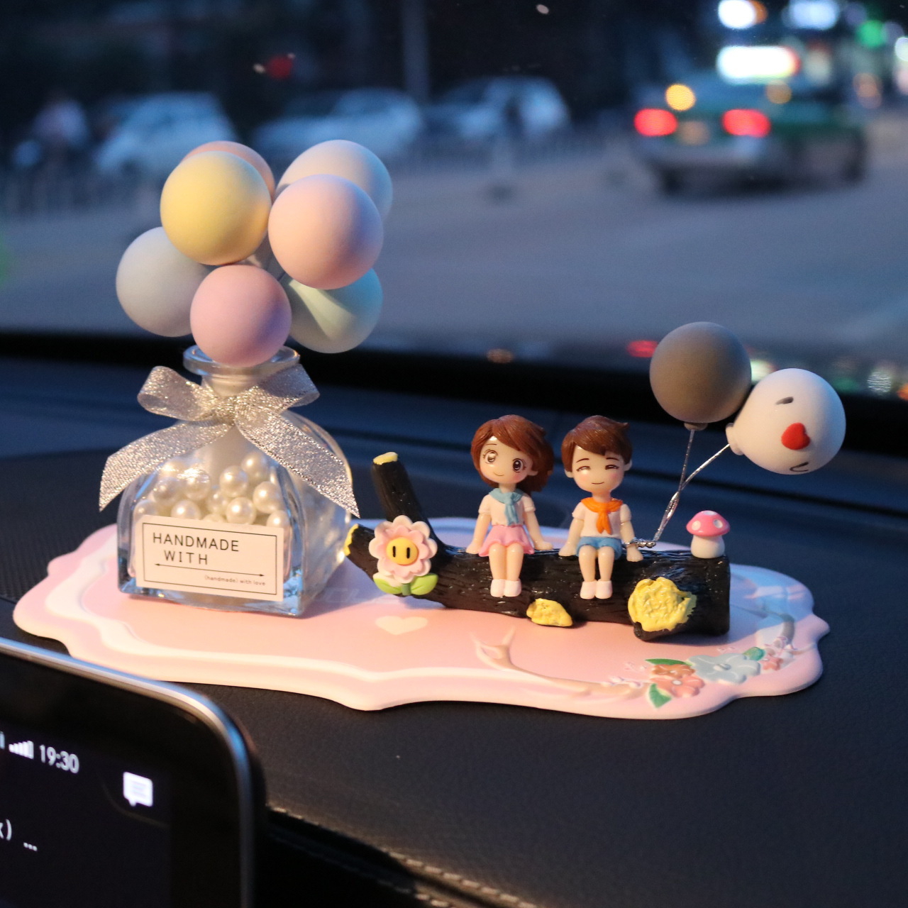 Decoración de coche decoración de interior de coche creativo pareja linda control central escenario de perfume mujer coche productos de aromaterapia