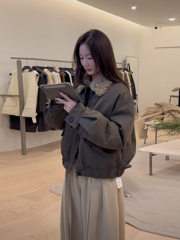Short Parka Winter Korean Style Lapel New 2025 Lamb Wool Thickened down Jacket for Petite Women Short Parka Winter Korean Style Lapel New 2025 Lamb Wool Thickened down Jacket for Petite Women
