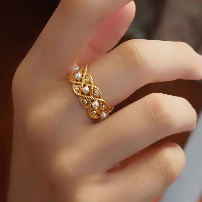 Timeless Pearl Braided Ring For Women In S925 Silver Plated Finish_voghion.com