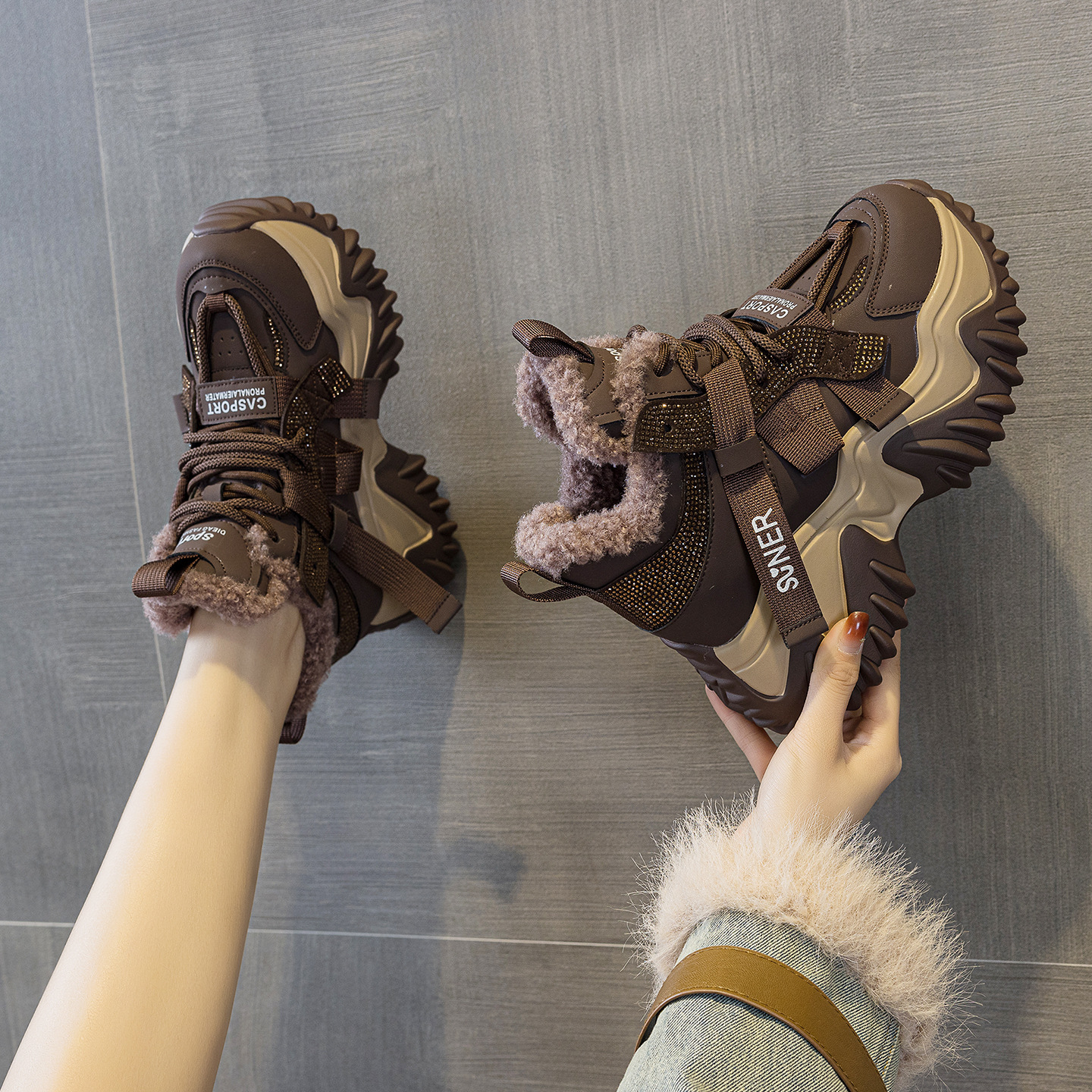 2025 Autumn New Versatile Casual Plush Warm Thick-Soled Platform Height-Increasing Sports Dad Shoes for Petite Women