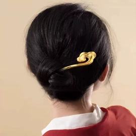 发簪;耳钉;项圈