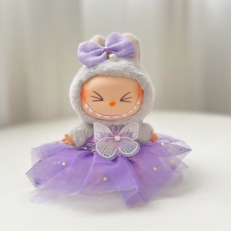 第二世代のLabubu服のキーホルダーは布の子供服の小動物のワンピースのセットを引っ張ります。|undefined