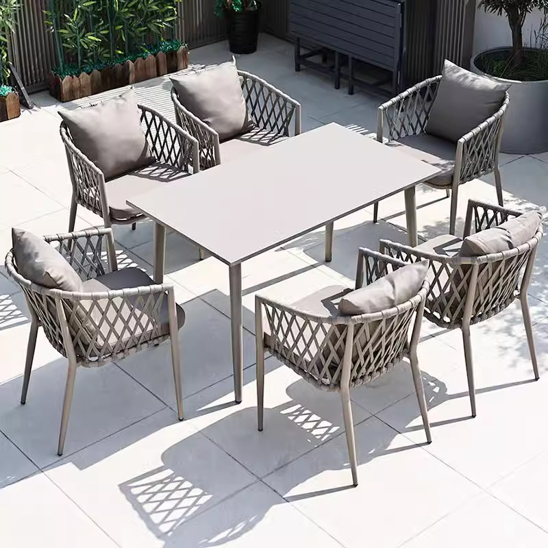 Mesa y silla al aire libre patio jardín impermeable solar balcón al aire libre silla de caña ocio villa al aire libre jardín mesa y silla de caña