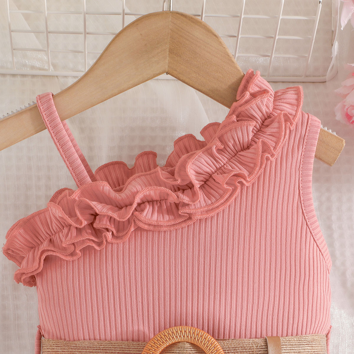 2024 transfronterizo nuevo verano sin mangas correa de encaje escote costura flor imprimir mono en stock al por mayor