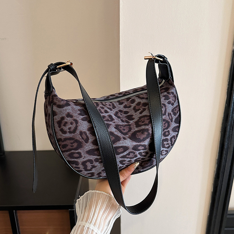 Retro Leopard Print Small Bag for Women, New Autumn and Winter Style, Fashionable and Stylish Shoulder Dumpling Bag, High-End Crossbody Bag