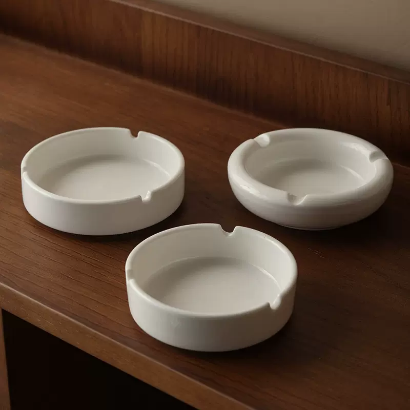 创意烟灰缸家用客厅办公室酒店饭店纯白陶瓷烟碟简约圆形烟灰盅