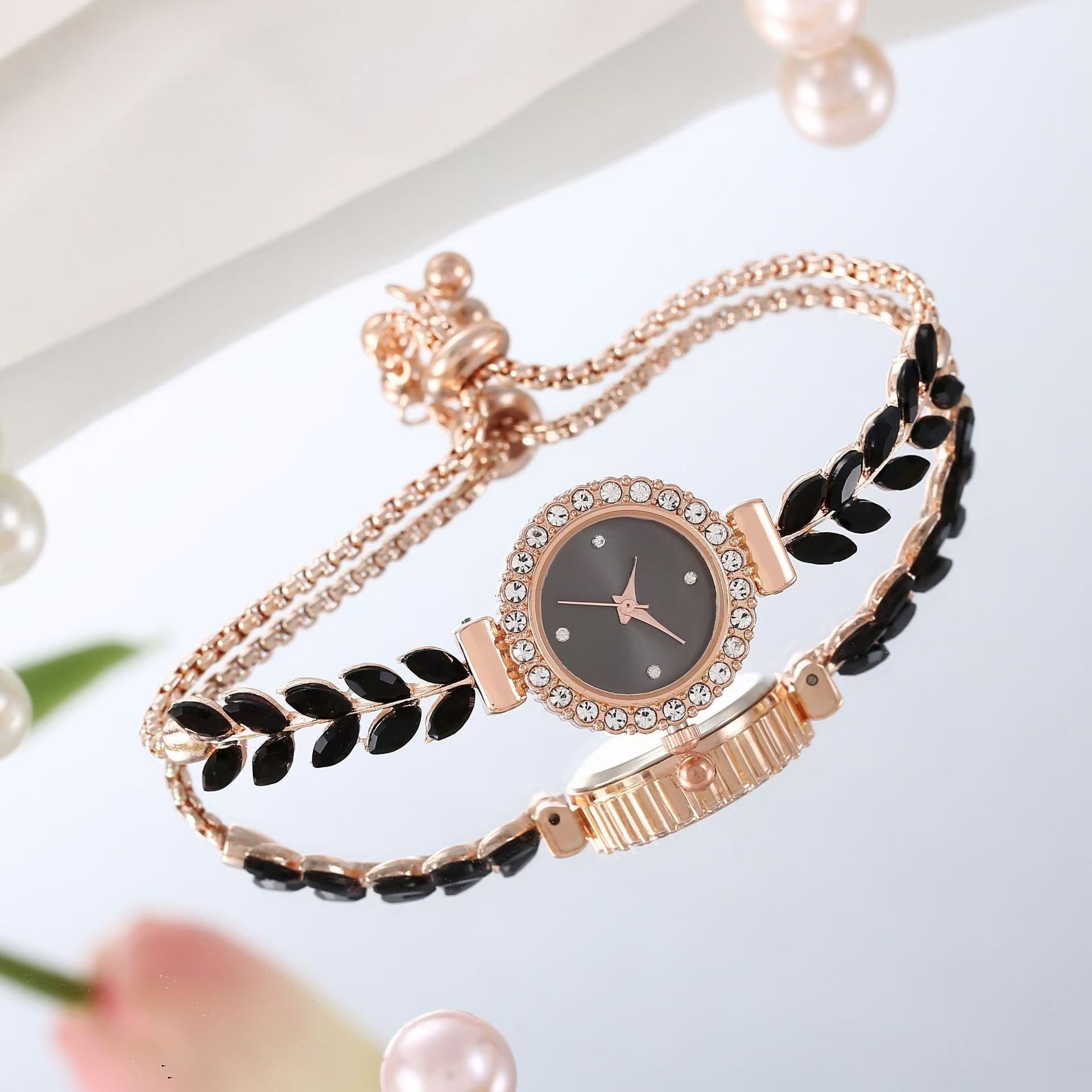 Nuevo reloj de cuarzo para mujer, reloj de diamantes de imitación para mujer, esfera pequeña, pulsera delgada, joyería de ajuste libre, reloj de cuarzo en stock