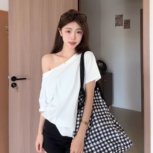 White Angled Shoulder Revealing Collar Sexy Shoulder Pure Desire Short Sleeve T-Shirt for Women Early Autumn Loose Lazy One-Shoulder Top