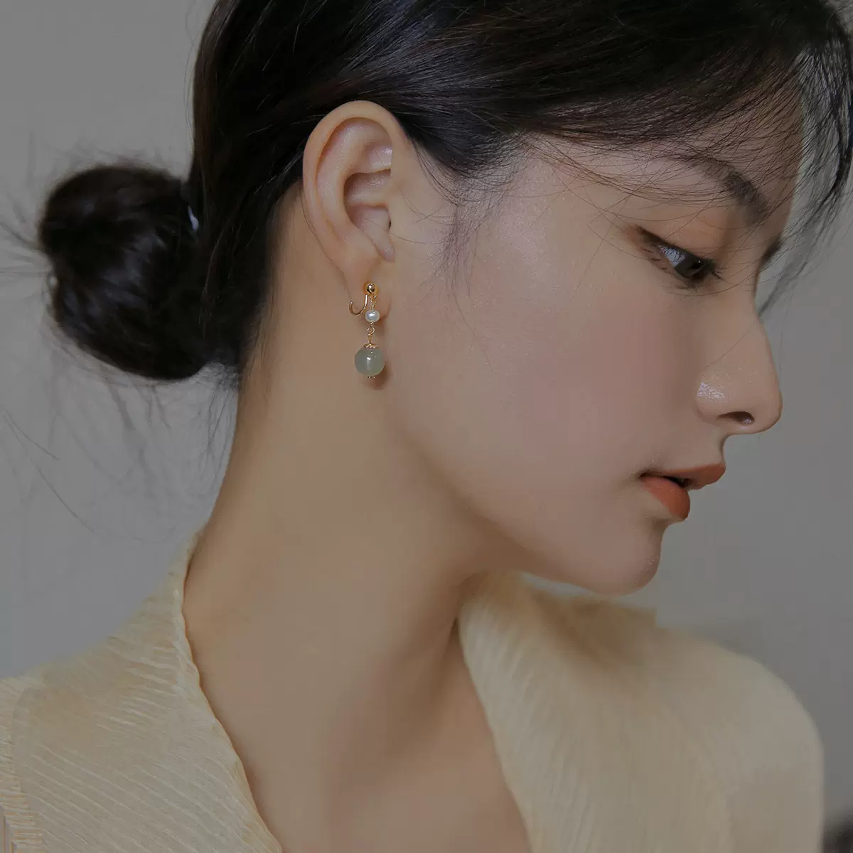 和田玉耳环女ins风轻奢复古耳坠淡水珍珠耳饰蚊香盘耳夹女无耳洞